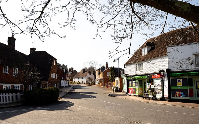 Lamberhurst (6) Village centre street with a small shop