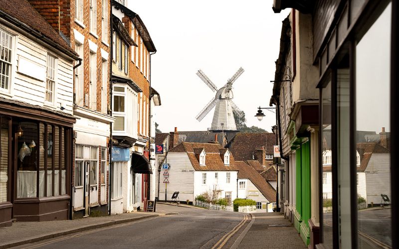 Windmill st 800×500 Windmill at end of street