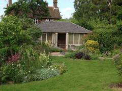 Hever b&b Garden and Cottage